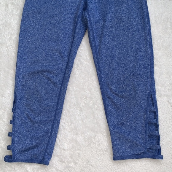 Z by Zella Girl Blue Capri Leggings M 8/10 EUC Athletic Sports Dance - Picture 4 of 10